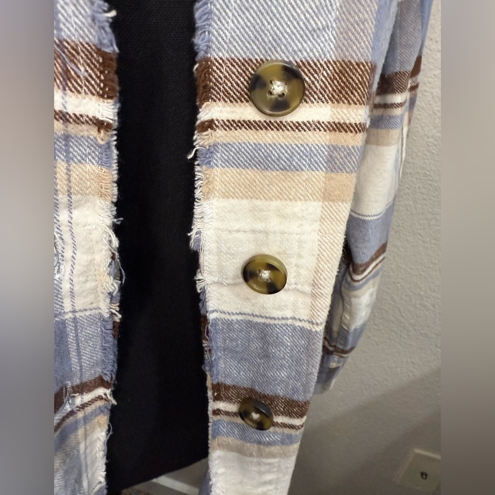 Blu Pepper Plaid Button Down Shacket- Size Medium - image 3